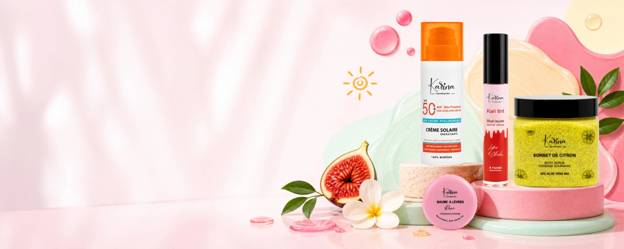 Produits Karina : crème solaire, baume et sorbet de citron sur éclats pastel ensoleillés